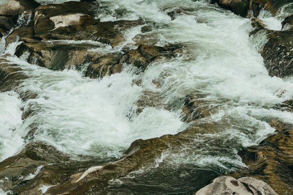 Quels sont les meilleurs itinéraires pour une randonnée dans les montagnes du Pamir, Tadjikistan : équipements et conseils ?