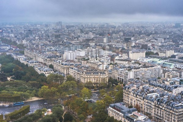 Comment organiser un camping pour une expédition de randonnée dans les montagnes de la Sierra Nevada?